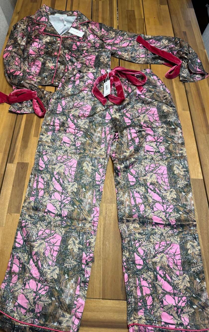 Simply Southern Pajama Set Size S Pink Camo